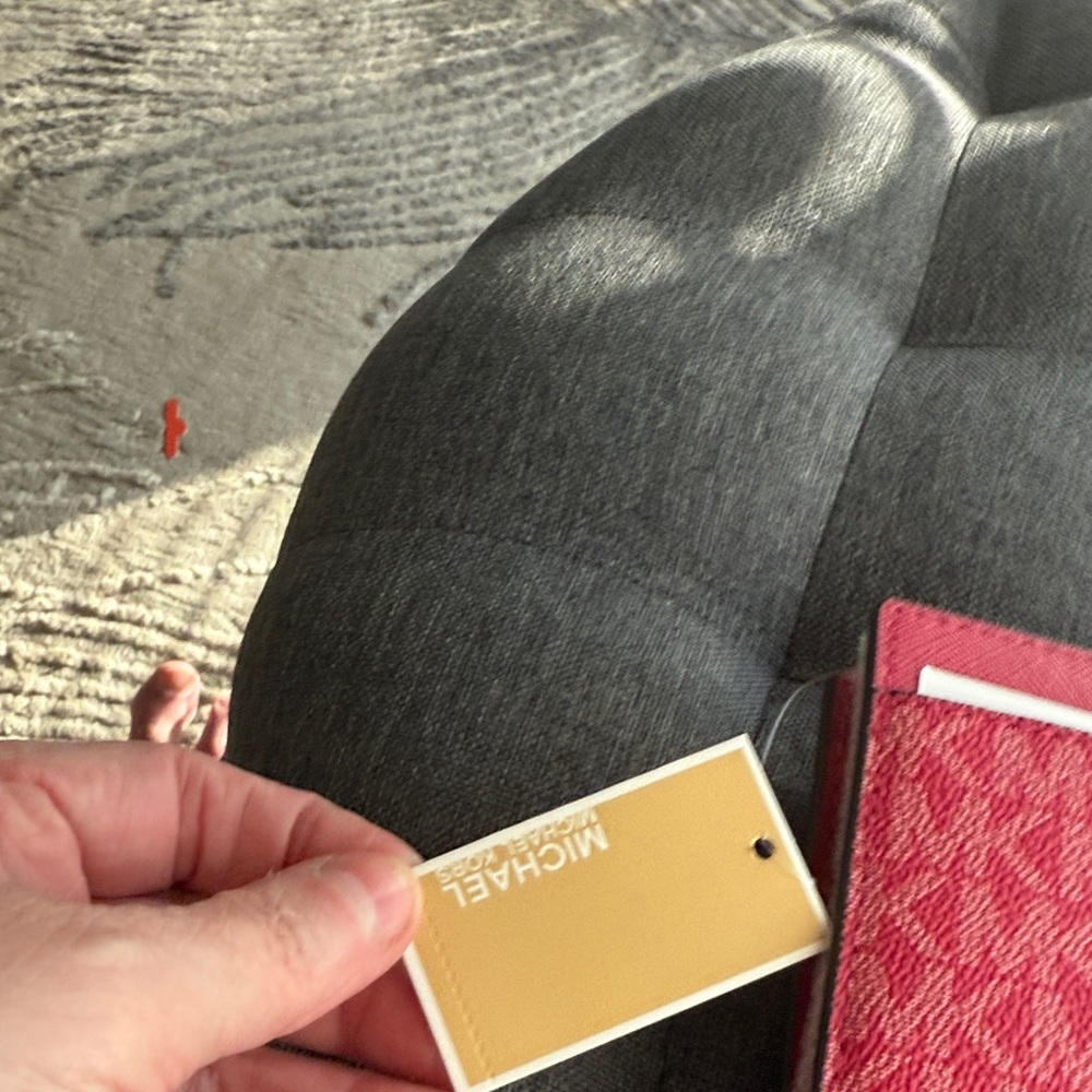 Michael Kors raspberry noire wallet - Picture 2 of 5